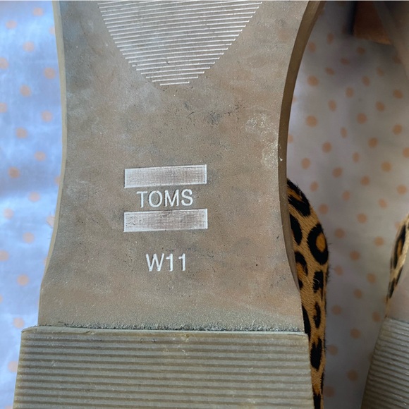 TOMS cheetah/tan flats - Picture 4 of 5